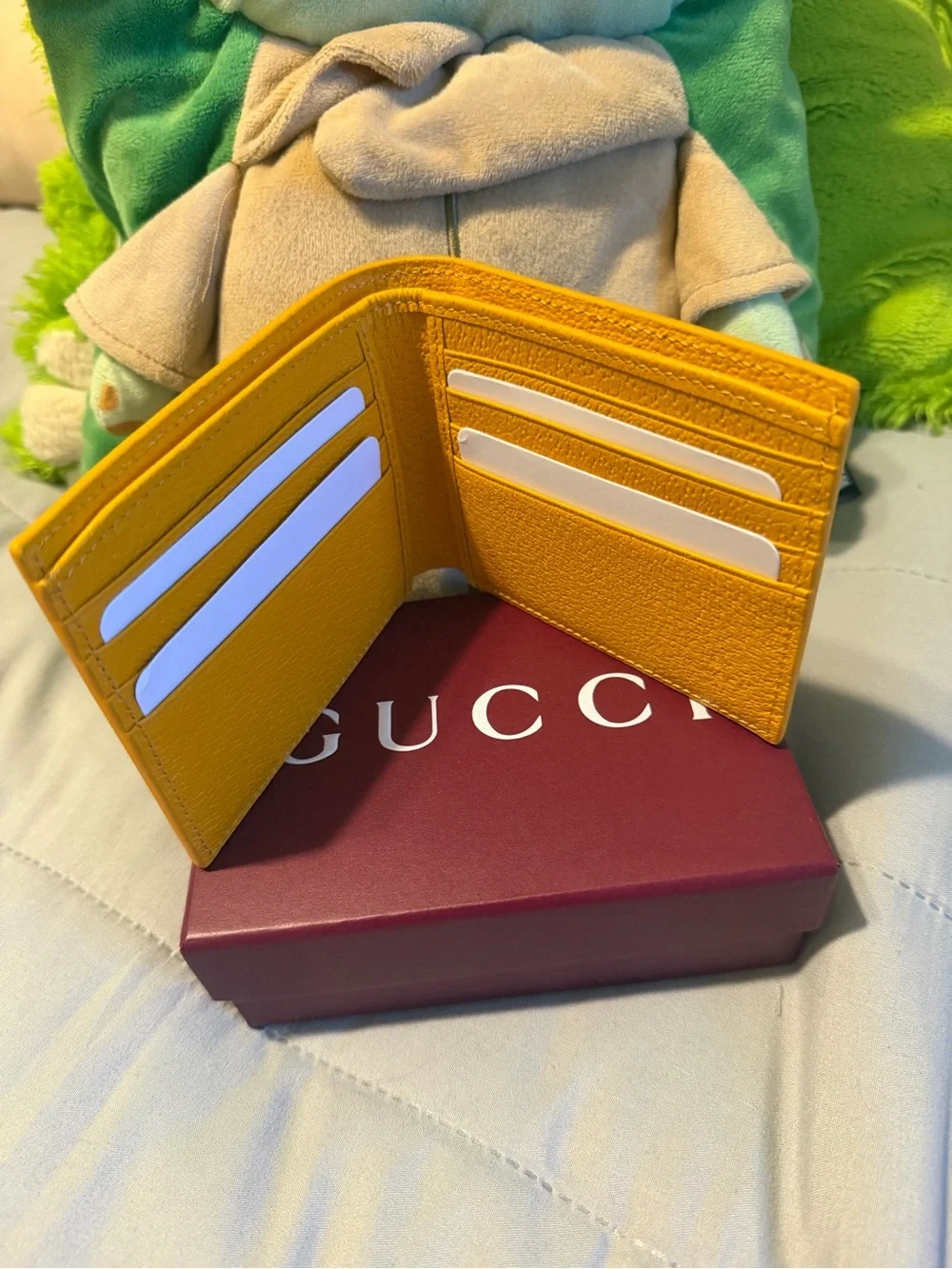 Gucci men wallet beige with yellow trim